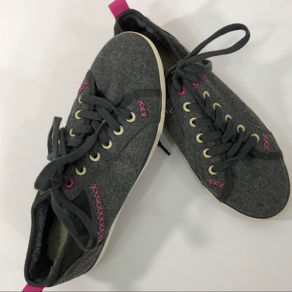 Gotta Flurt Shoes - gotta Flurt Flannel Sneakers Size 8.5